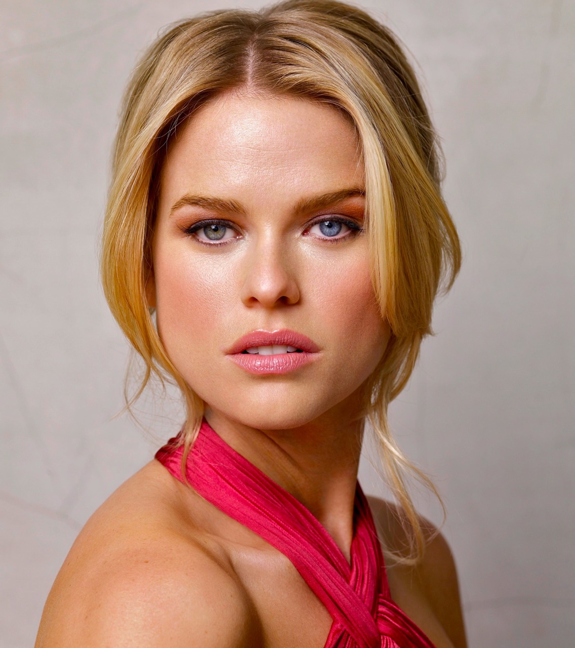 Alice Eve: La chica de Abril | El Hablador | Culto el que lo lea